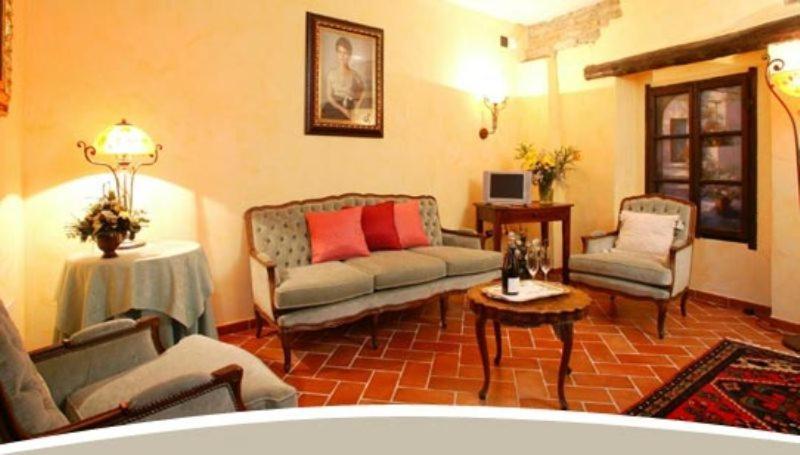 La Maragliana Aparthotel Castel Rocchero Eksteriør bilde